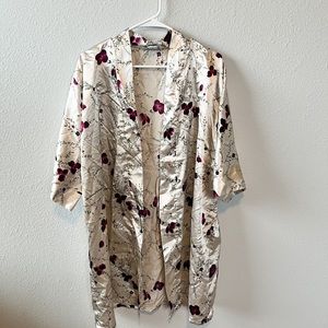 Vintage 70s silk floral kimono